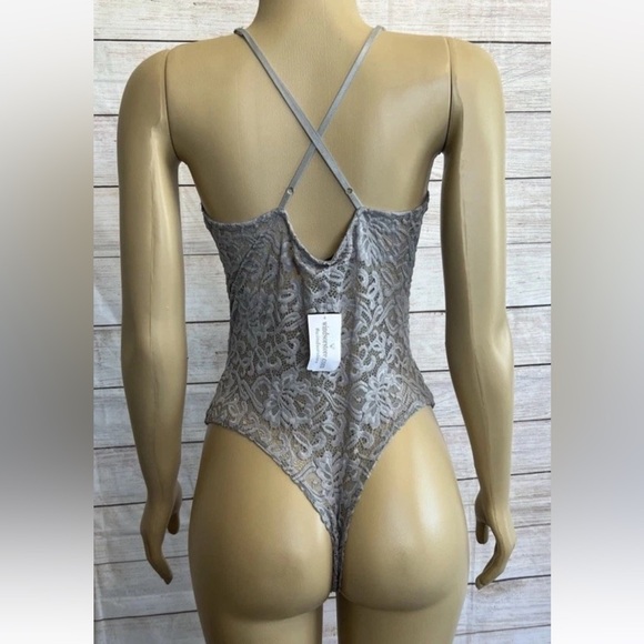 NWT Windsor Light Blue Lace Bodysuit. Medium - Picture 2 of 6